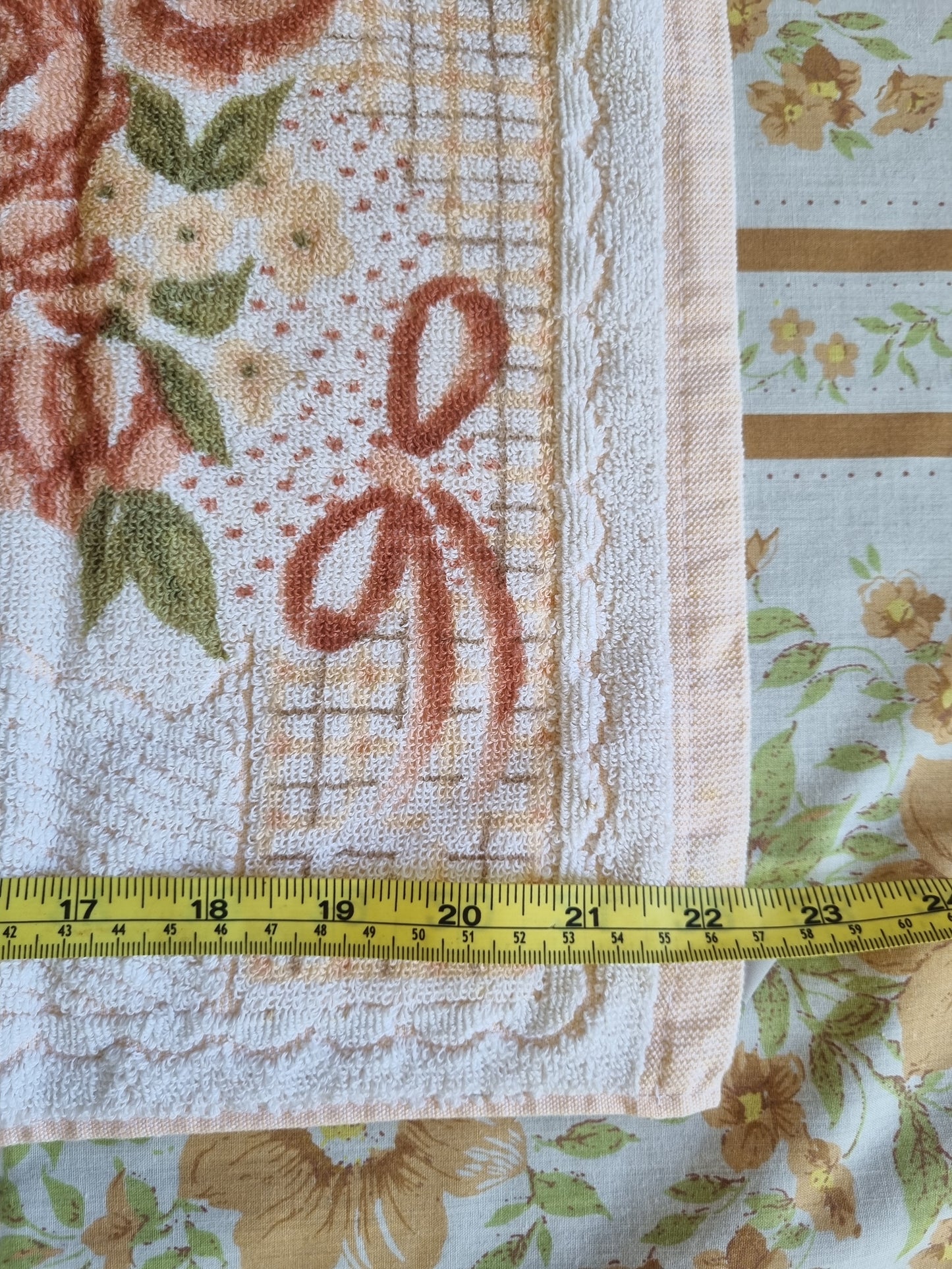 Vintage Hand Towel - Brown Roses