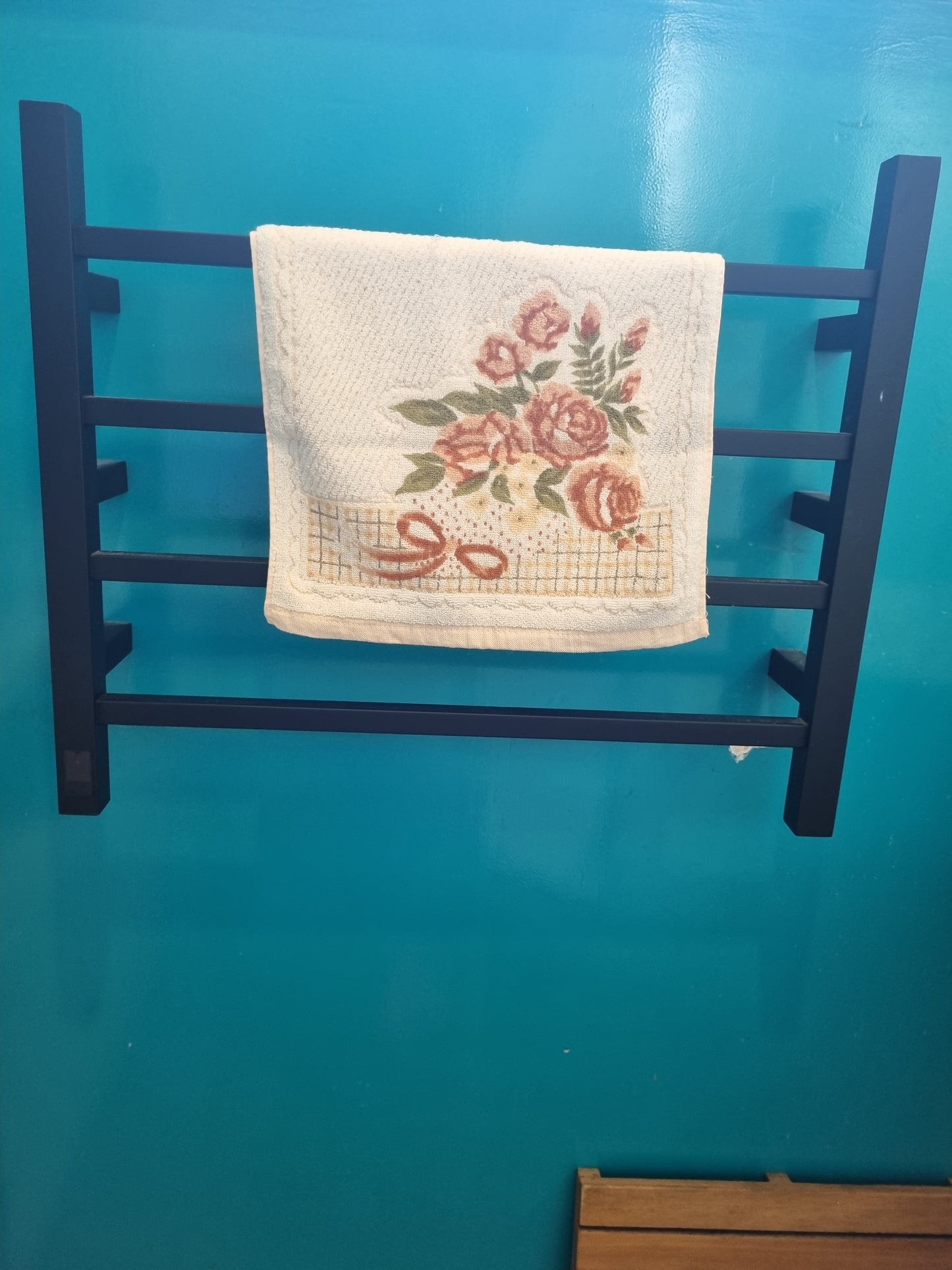 Vintage Hand Towel - Brown Roses