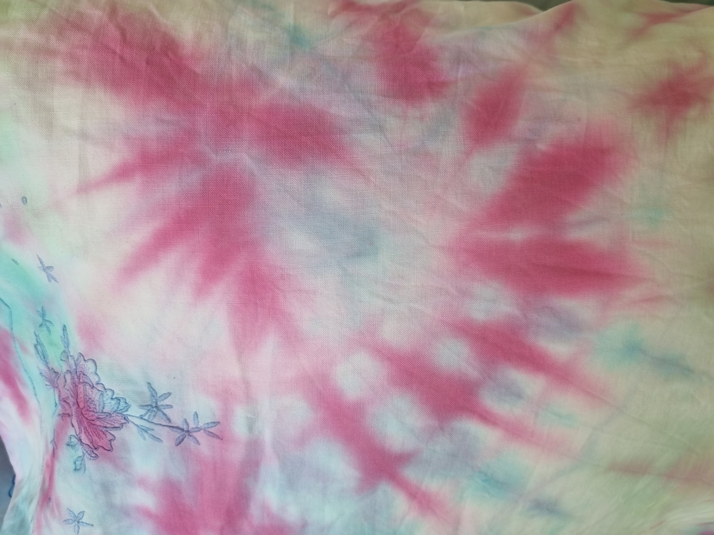 Tie Dye Pillowcase - Vintage Embroidery