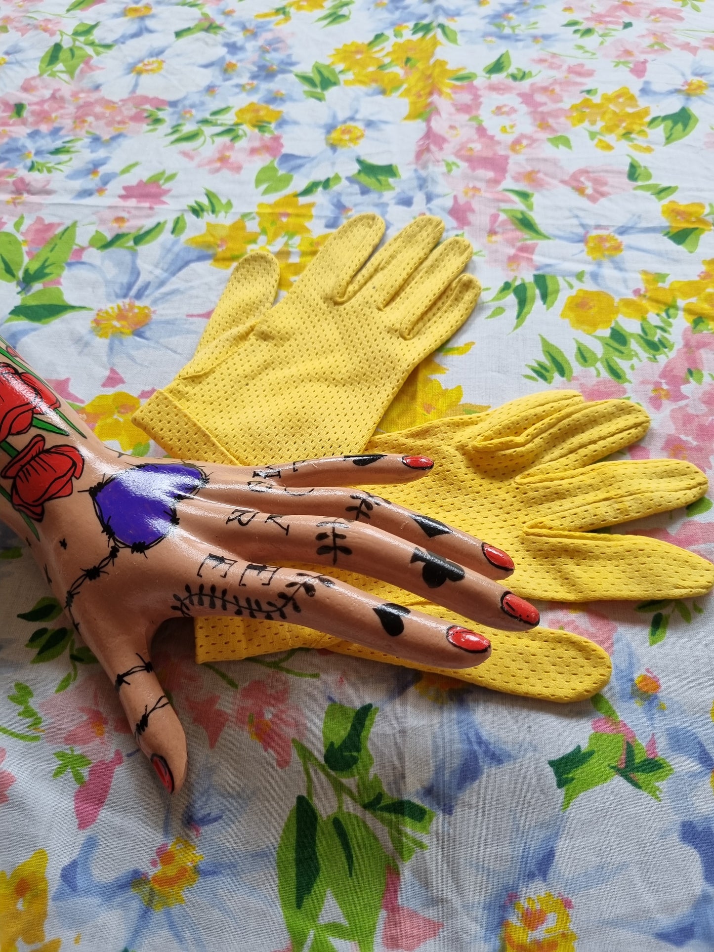 Vintage Gloves - Yelllow