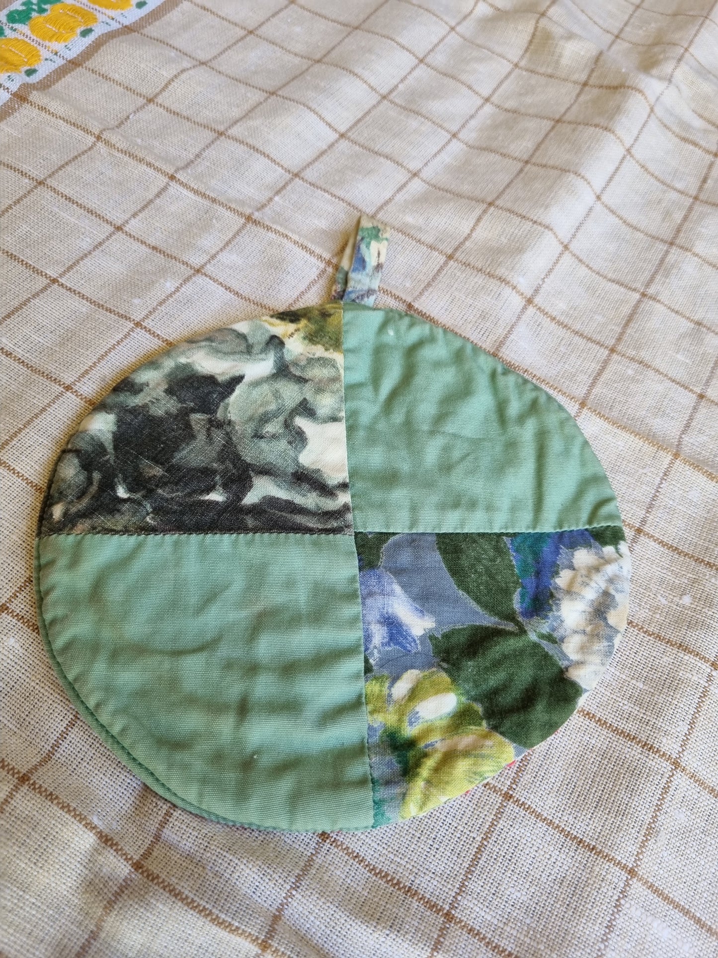 Vintage Pot Mitt (Round)