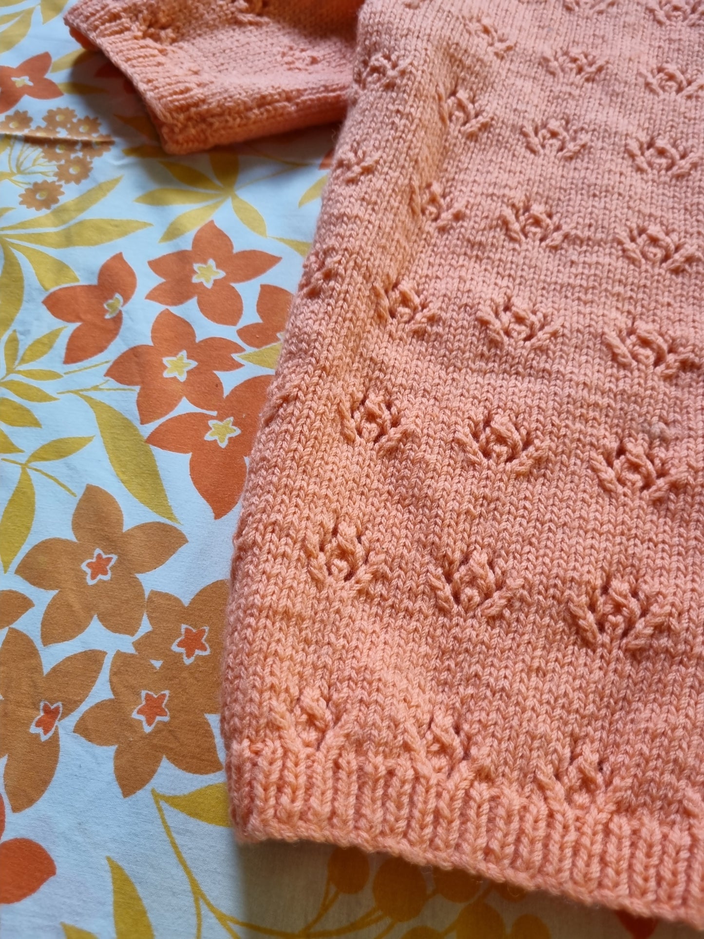 Short-Sleeved Cardigan - Handknit - Orange (M)
