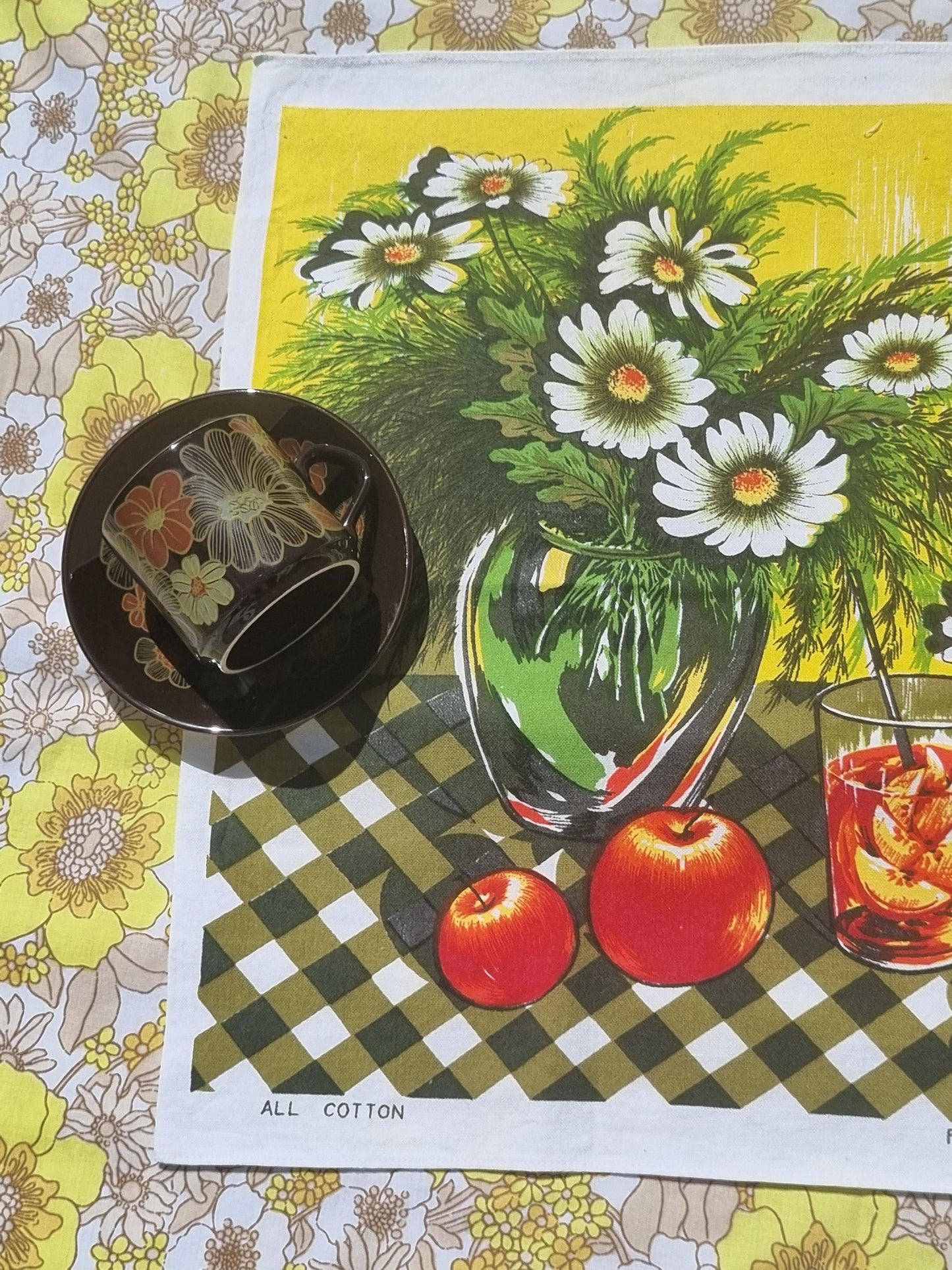 Vintage Teatowel - Fruit Bowl and Vase
