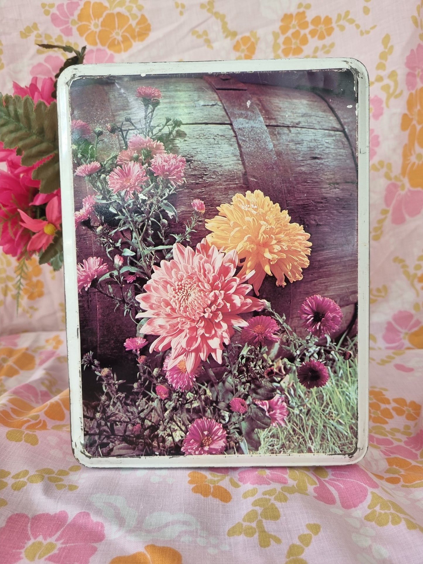Chrysanthemums Vintage Biscuit Tin
