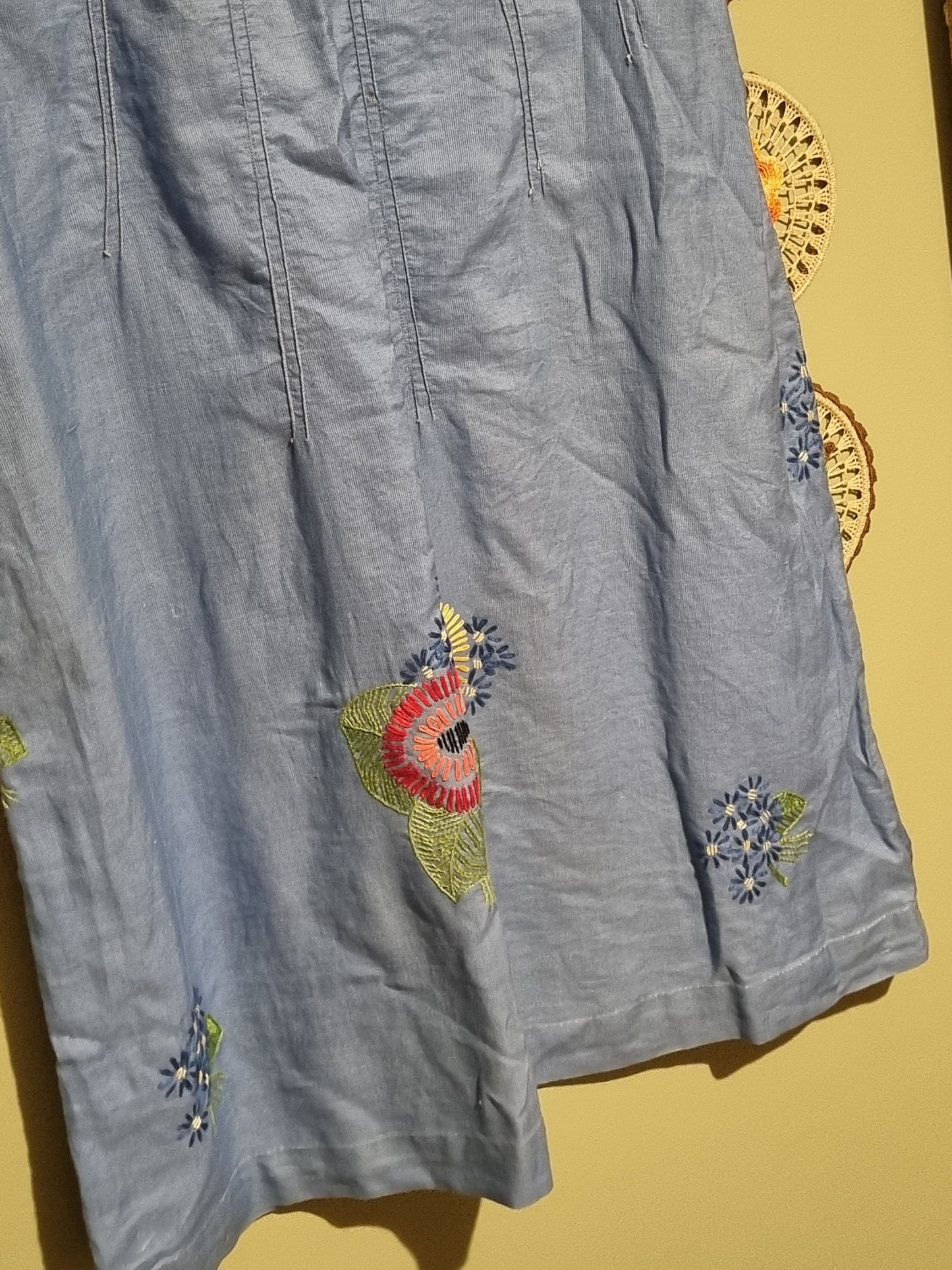 True 1930s Dress - Cornflower Blue With Floral Embroidery (M)