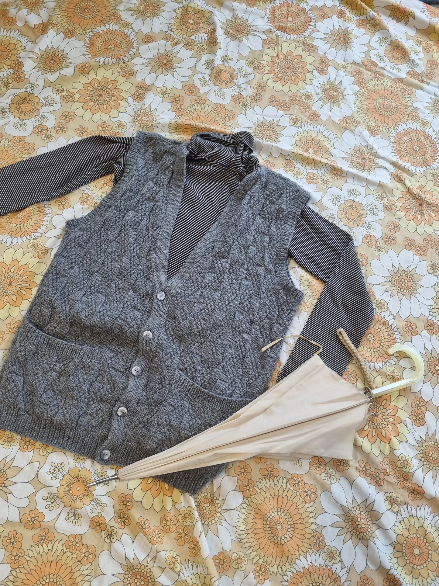 Handknit Button Vest - Grey (Size Large)