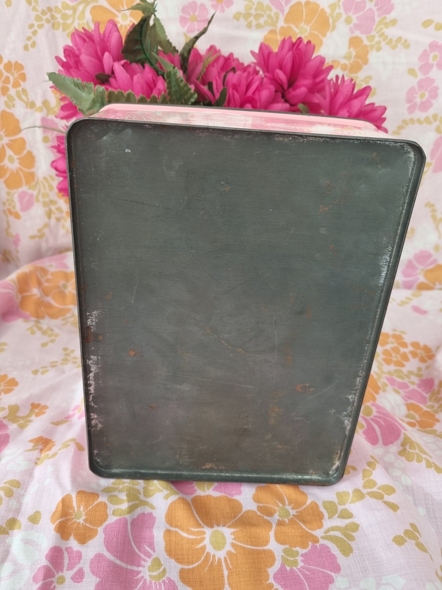 Chrysanthemums Vintage Biscuit Tin