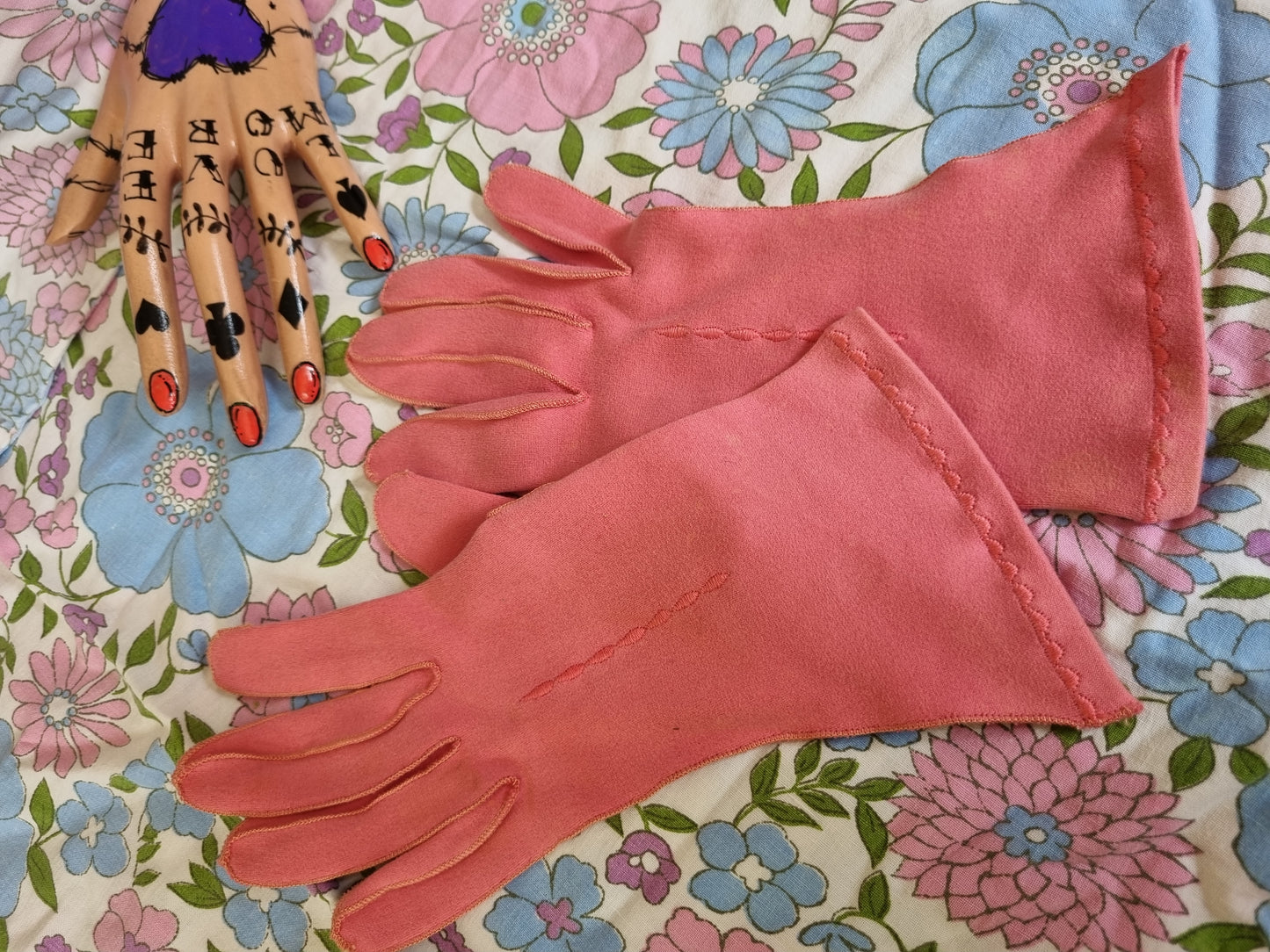 Vintage Gloves - Pink