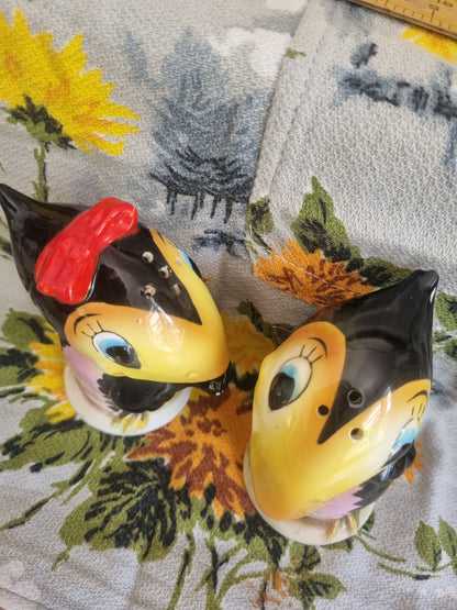 Vintage Salt and Pepper Shakers - Toucans - Made in Japan