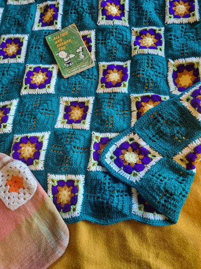 Crochet Blanket - Dark Green and Daisies