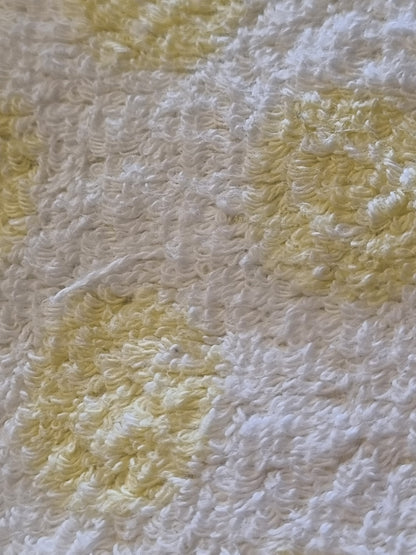 Vintage Facecloth - Crochet Edge (Yellow)