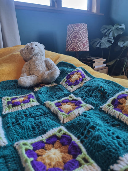 Crochet Blanket - Dark Green and Daisies