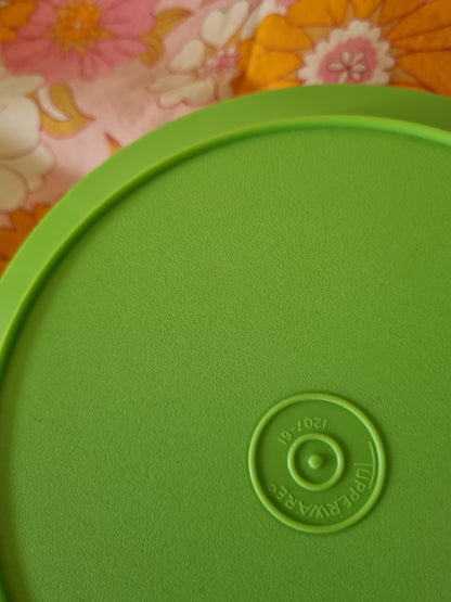 Tupperware Seal N Serve - Vibrant Green