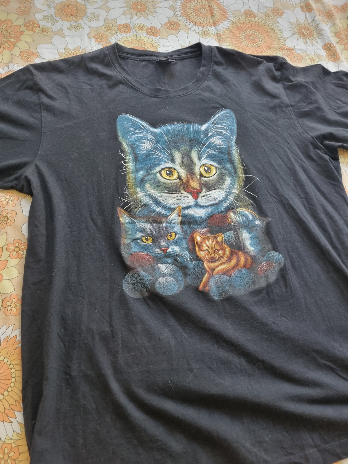Retro '90s Style Tee - Cats (XXL)