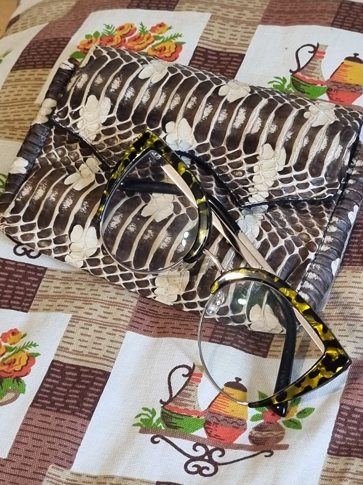 True Vintage 1940s Snakeskin Clutch