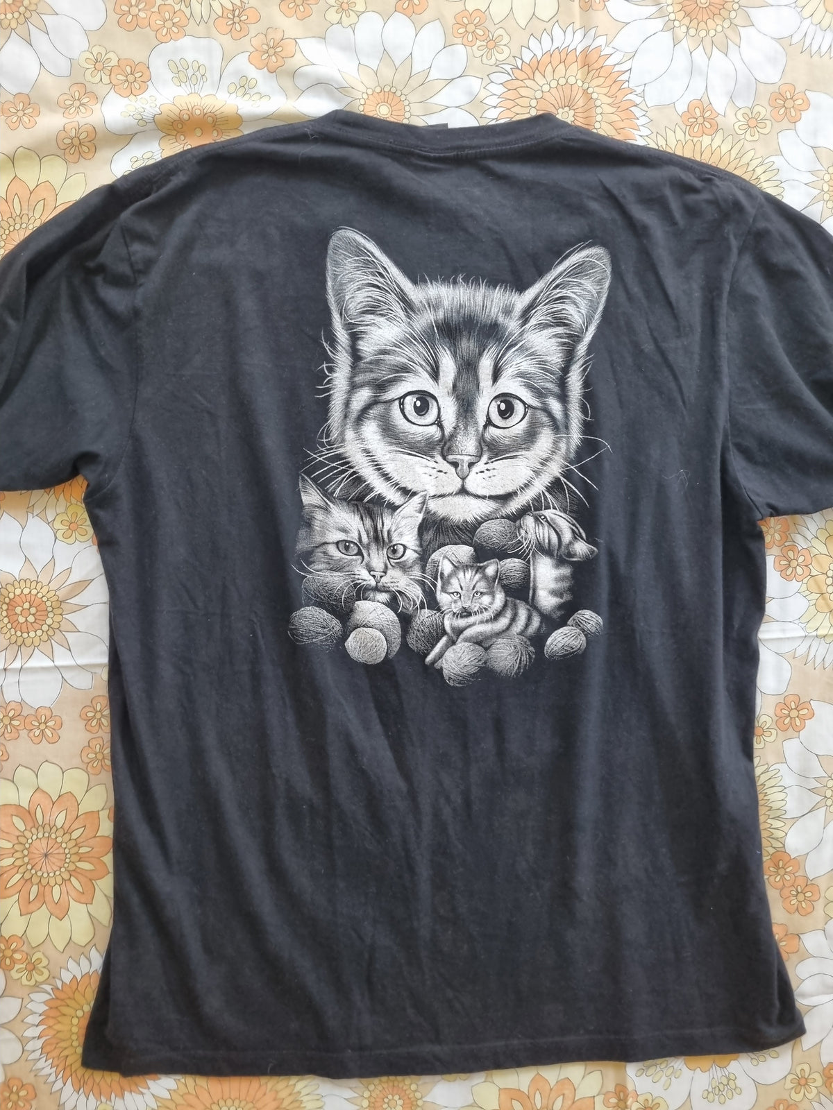 Retro '90s Style Tee - Cats (XXL)