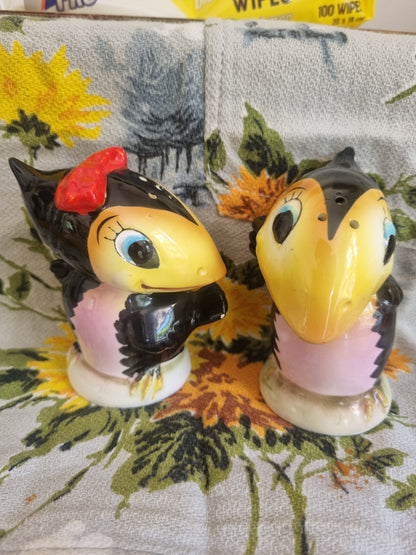 Vintage Salt and Pepper Shakers - Toucans - Made in Japan