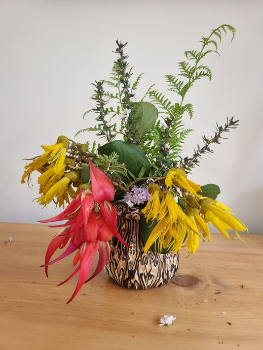 Kiwiana Punga Vase (Small)